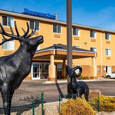 Rodeway Inn Central Колорадо Спрингс Екстериор снимка