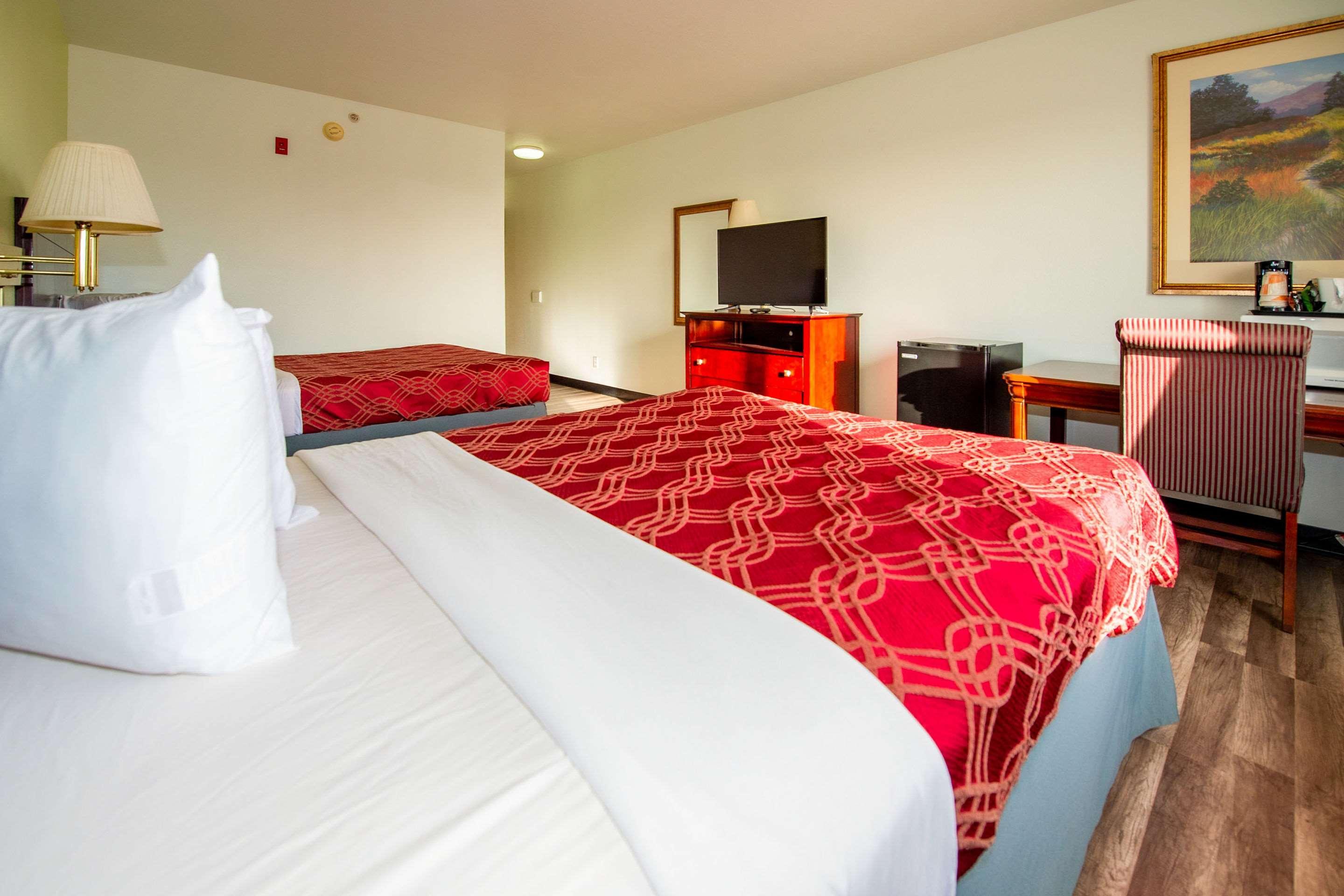 Rodeway Inn Central Колорадо Спрингс Екстериор снимка