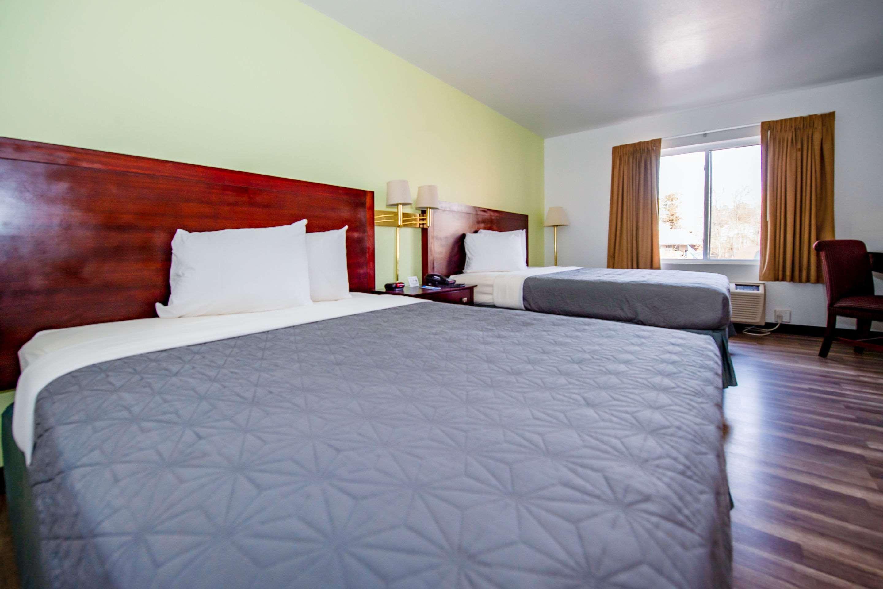 Rodeway Inn Central Колорадо Спрингс Екстериор снимка