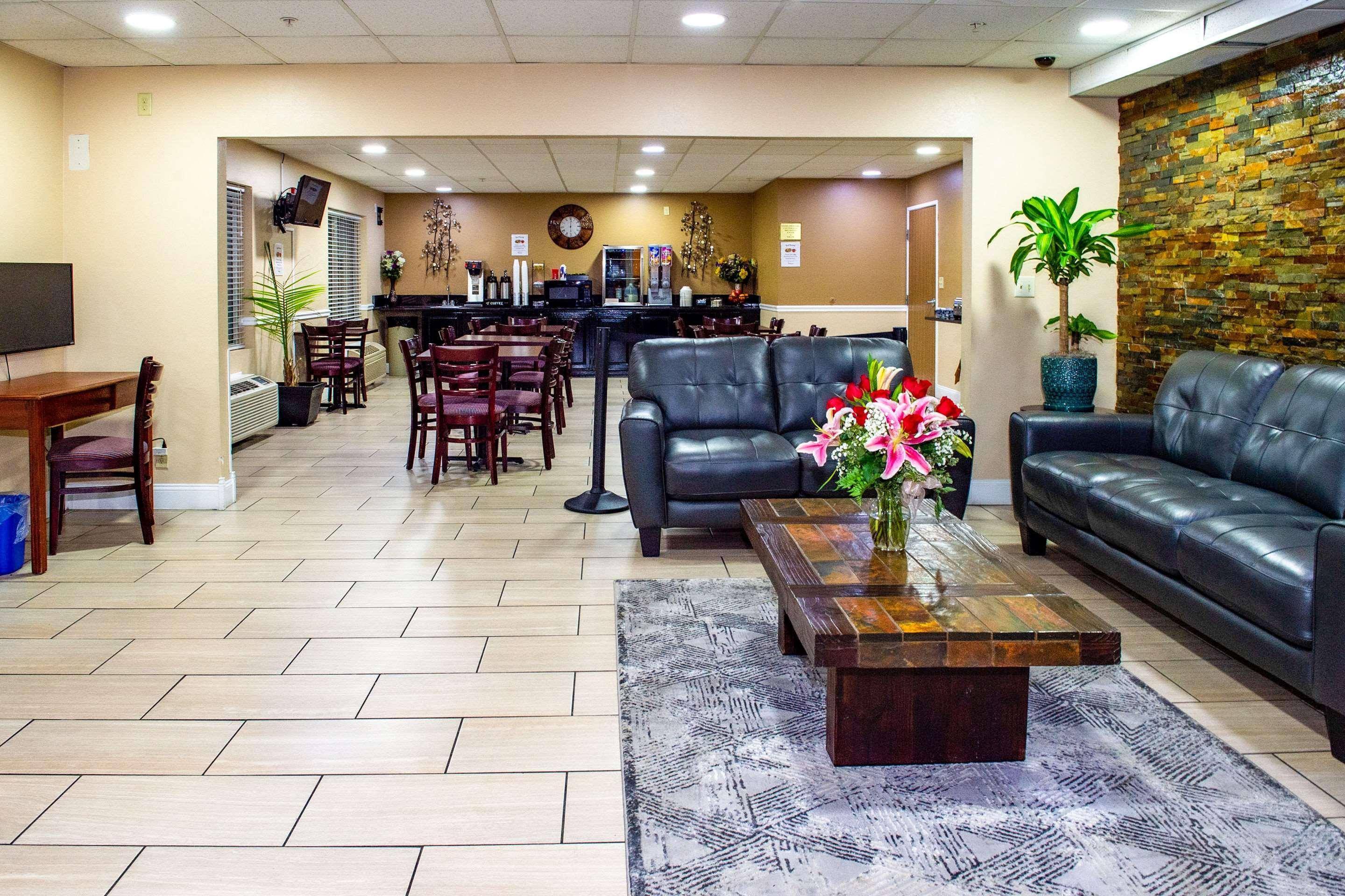 Rodeway Inn Central Колорадо Спрингс Екстериор снимка