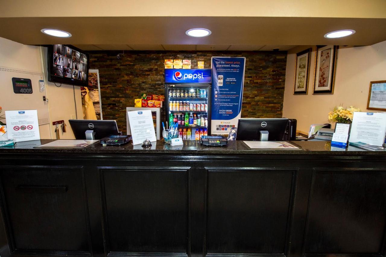 Rodeway Inn Central Колорадо Спрингс Екстериор снимка