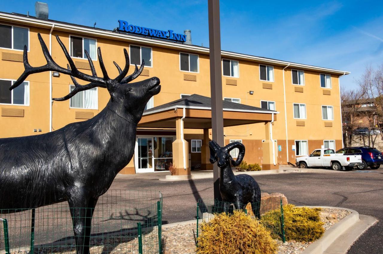 Rodeway Inn Central Колорадо Спрингс Екстериор снимка