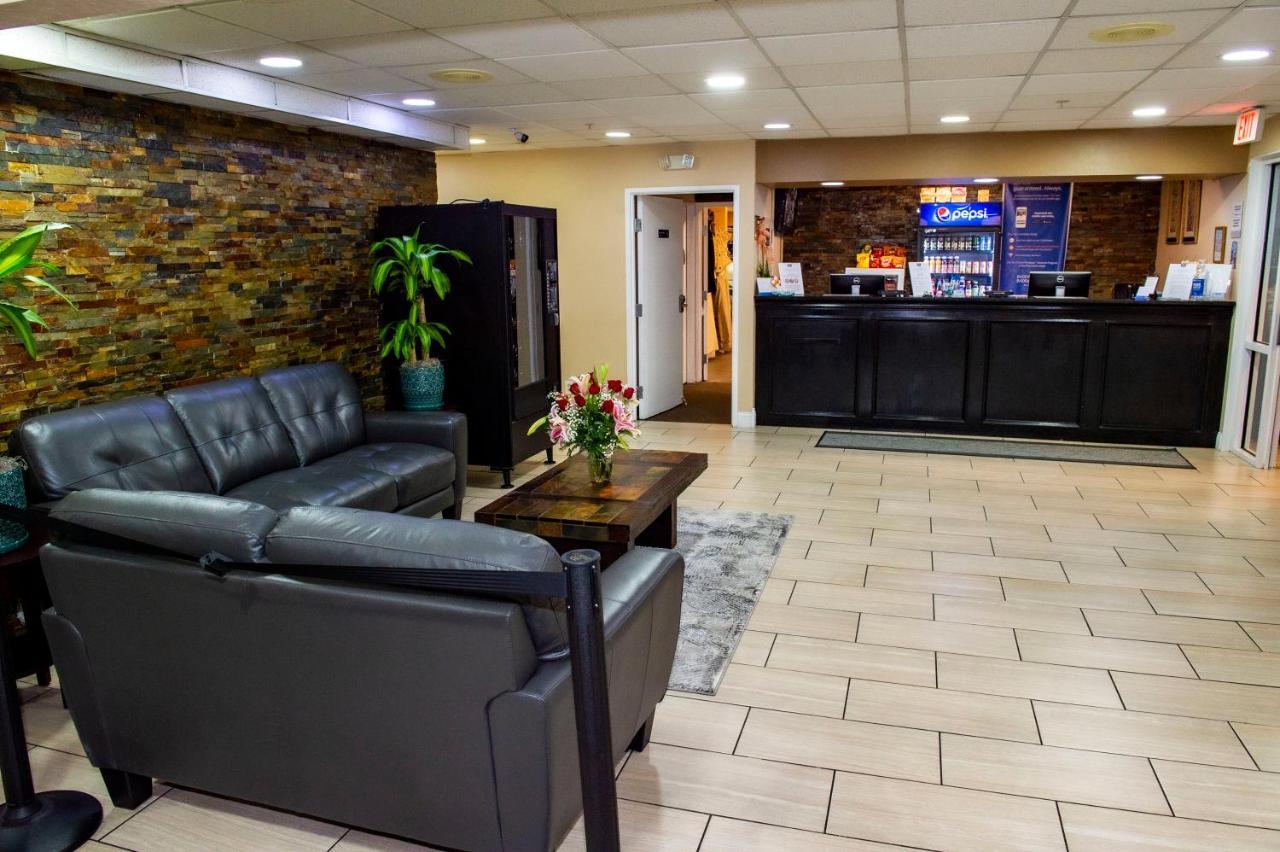 Rodeway Inn Central Колорадо Спрингс Екстериор снимка