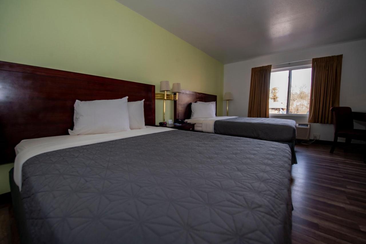Rodeway Inn Central Колорадо Спрингс Екстериор снимка