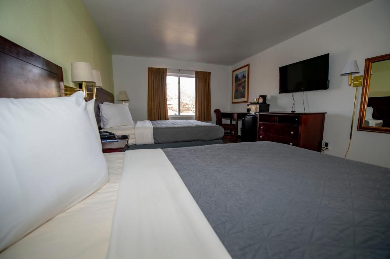 Rodeway Inn Central Колорадо Спрингс Екстериор снимка